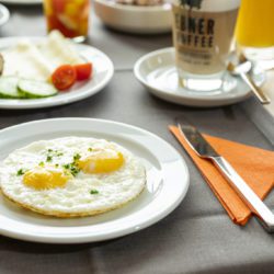 Frühstückstisch – Hotel Garni Haus Tyrol, 3-Sterne Hotel Pension in Obertauern