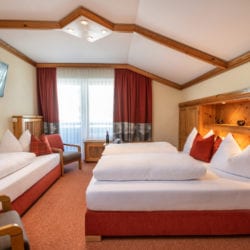 Dreibettzimmer in Obertauern, Hotel Garni Haus Tyrol