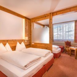 Vierbettzimmer in Obertauern, Hotel Garni Haus Tyrol